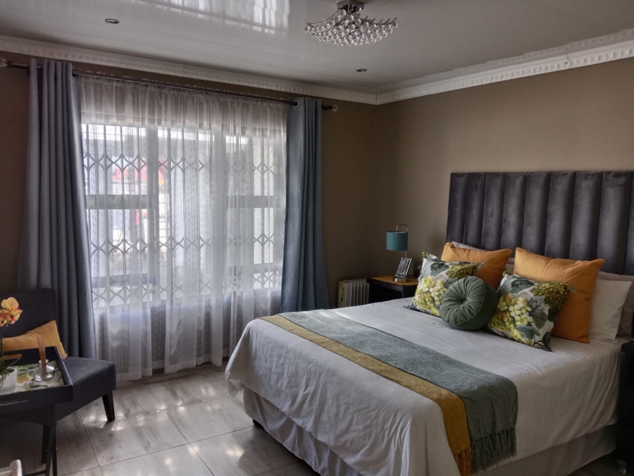 4 Bedroom Property for Sale in Flamingo Park Free State